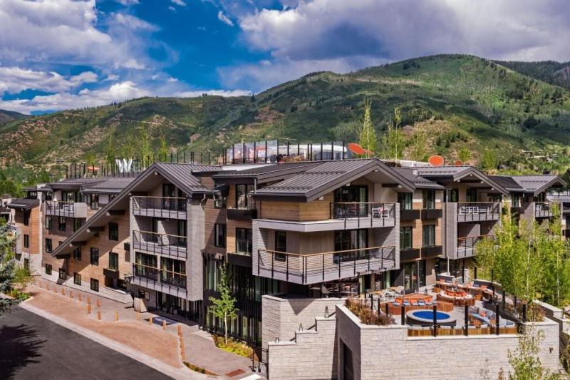 W Aspen Hotell Exteriör bild