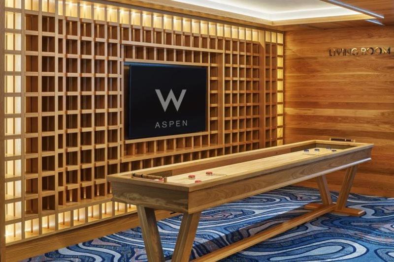 W Aspen Hotell Exteriör bild