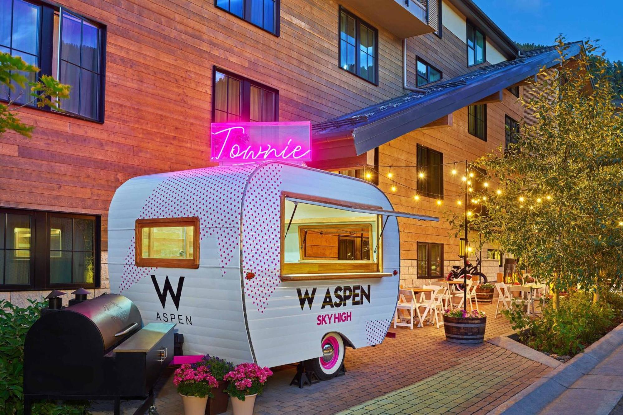 W Aspen Hotell Exteriör bild
